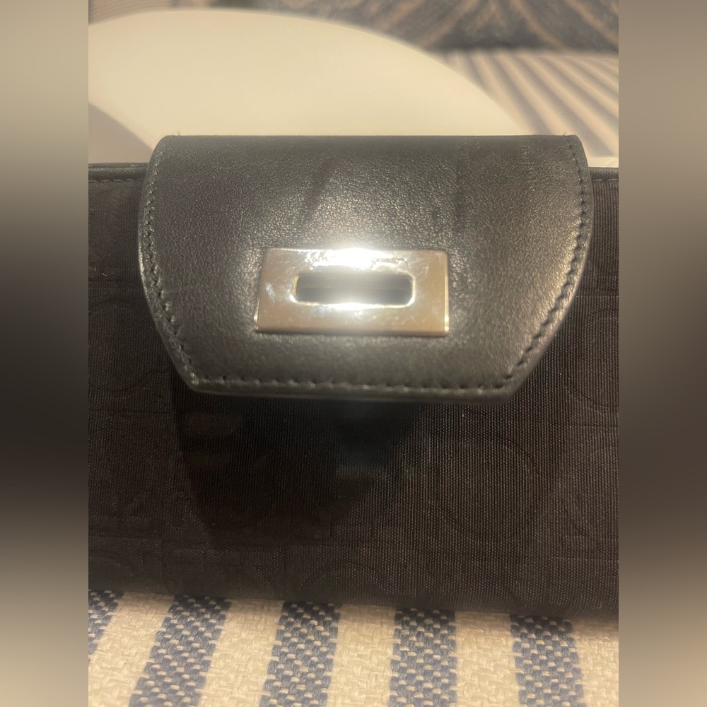 SALVATORE FERRAEGAMO Classic Black Wallet. ๐ค๐ค๐ค - Picture 6 of 12